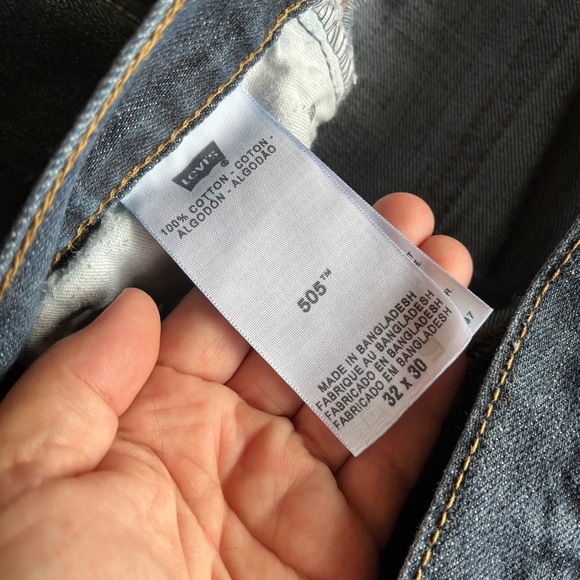 Levi's Dark Wash 505 Relaxed Straight - Picture 6 of 7